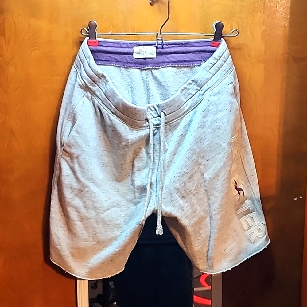 Men's light gray Hollister sweat shorts size small